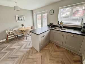 Kitchen- click for photo gallery